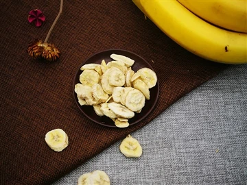 چگونه موز خشک شده را فریز کنیم